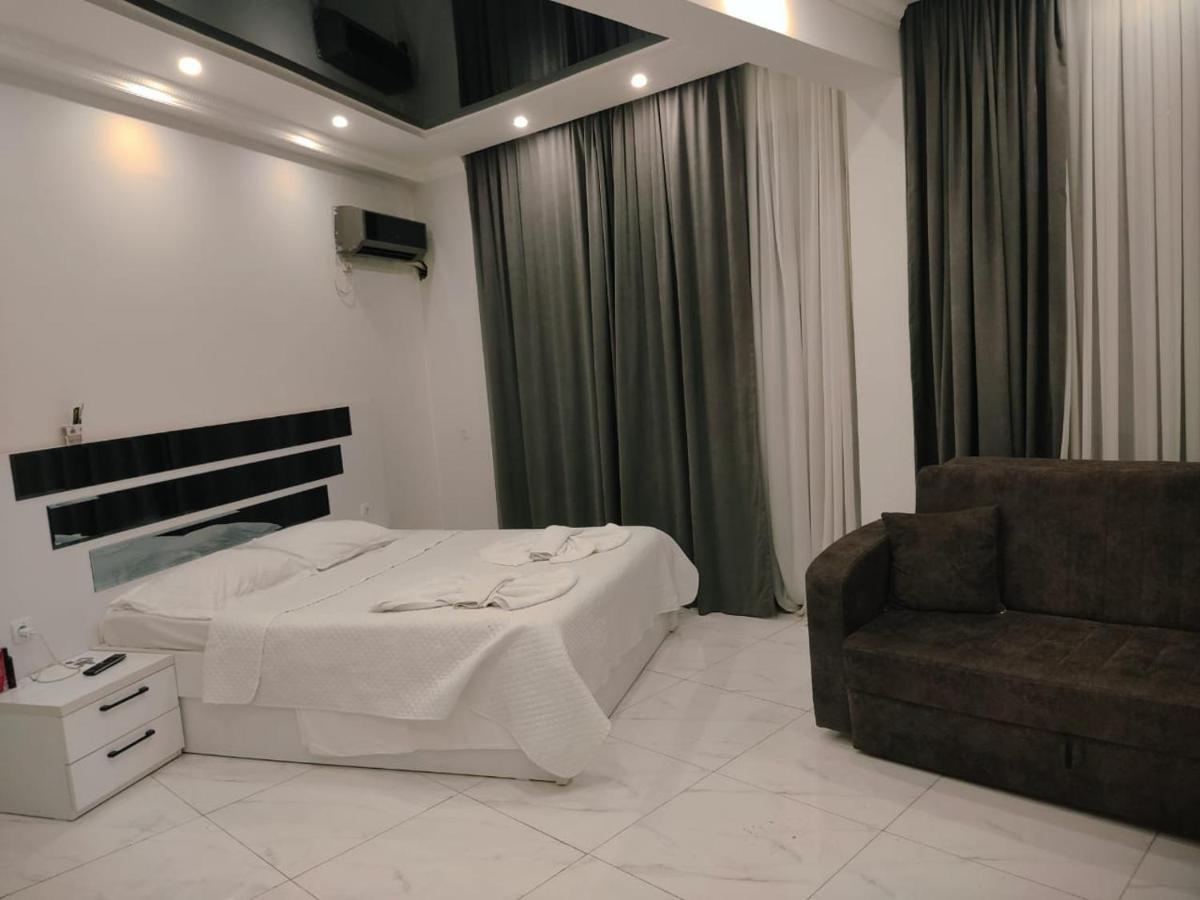 Golden Fish Hotel Batum Dış mekan fotoğraf